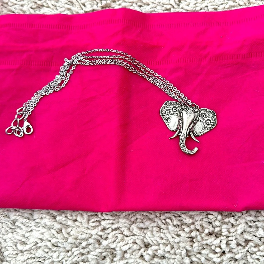Elephant necklace made out of real silverware and the silverware is the spoon - Picture 1 of 4